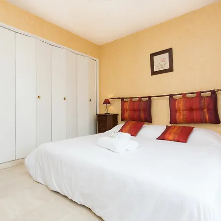 Palais Royal Yourhosthelper Apartment